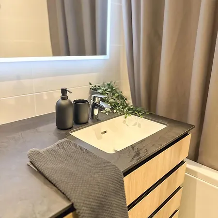 公寓 Cozy Top-floor In 塔林